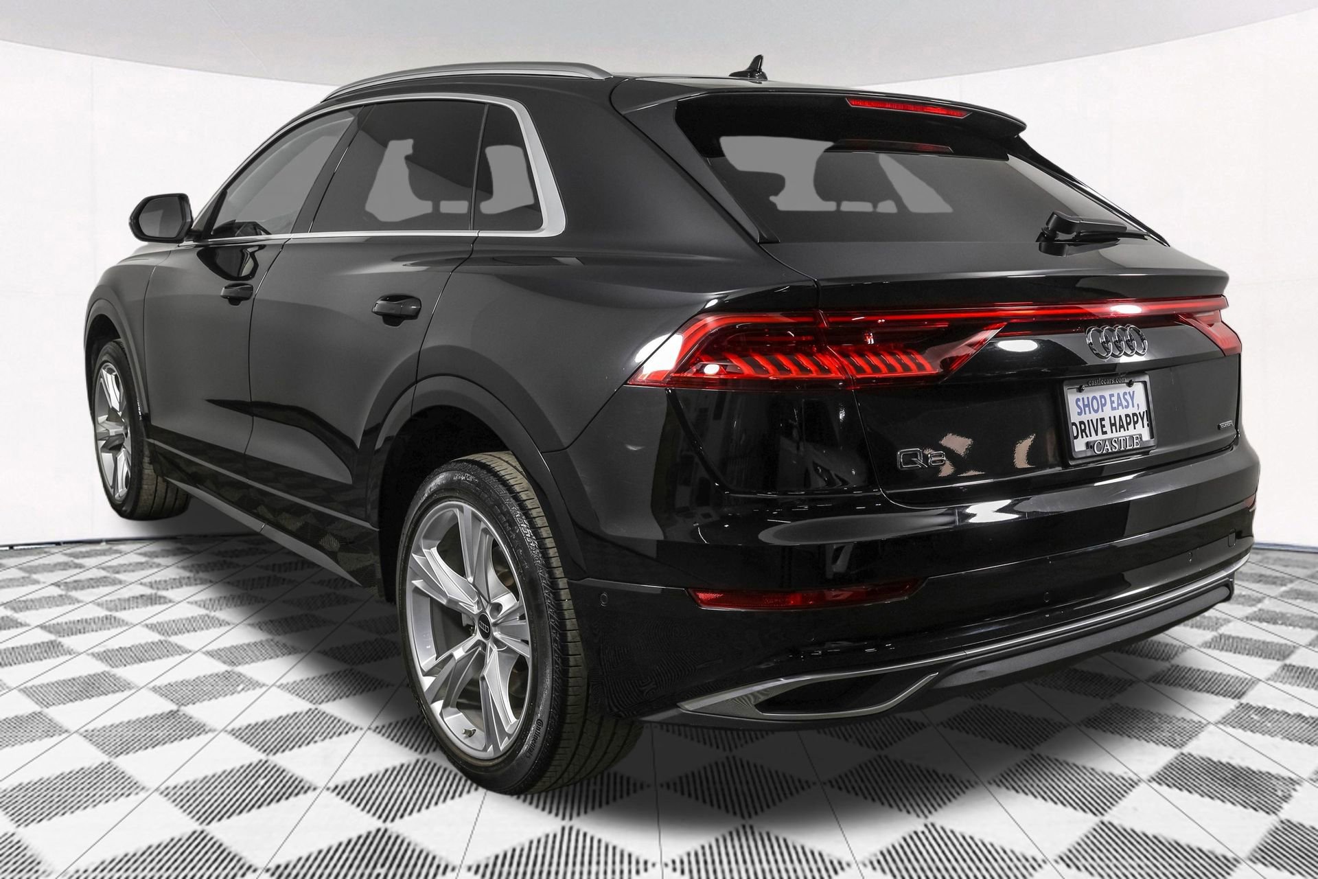 Used 2022 Audi Q8 Premium image 21