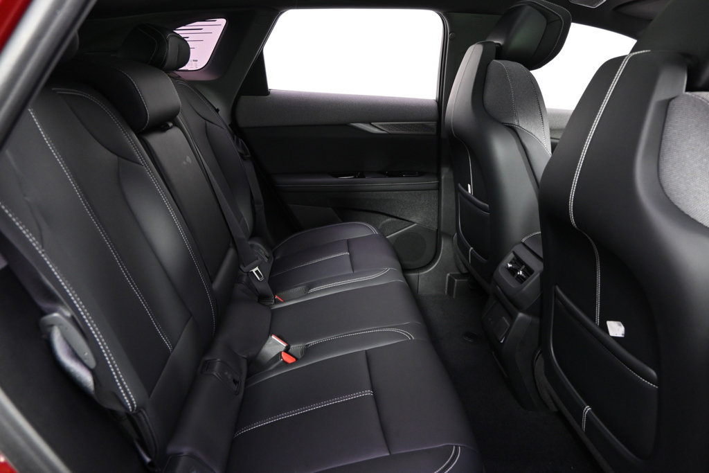 New 2026 Cadillac Optiq Sport 1 w/ LPO, Floor Liner Package AWD/4WD image 18