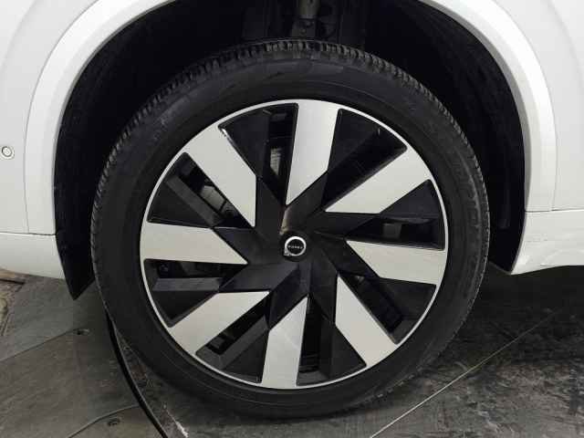 Used 2023 Volvo XC90 T8 Ultimate w/ Lounge Package image 14