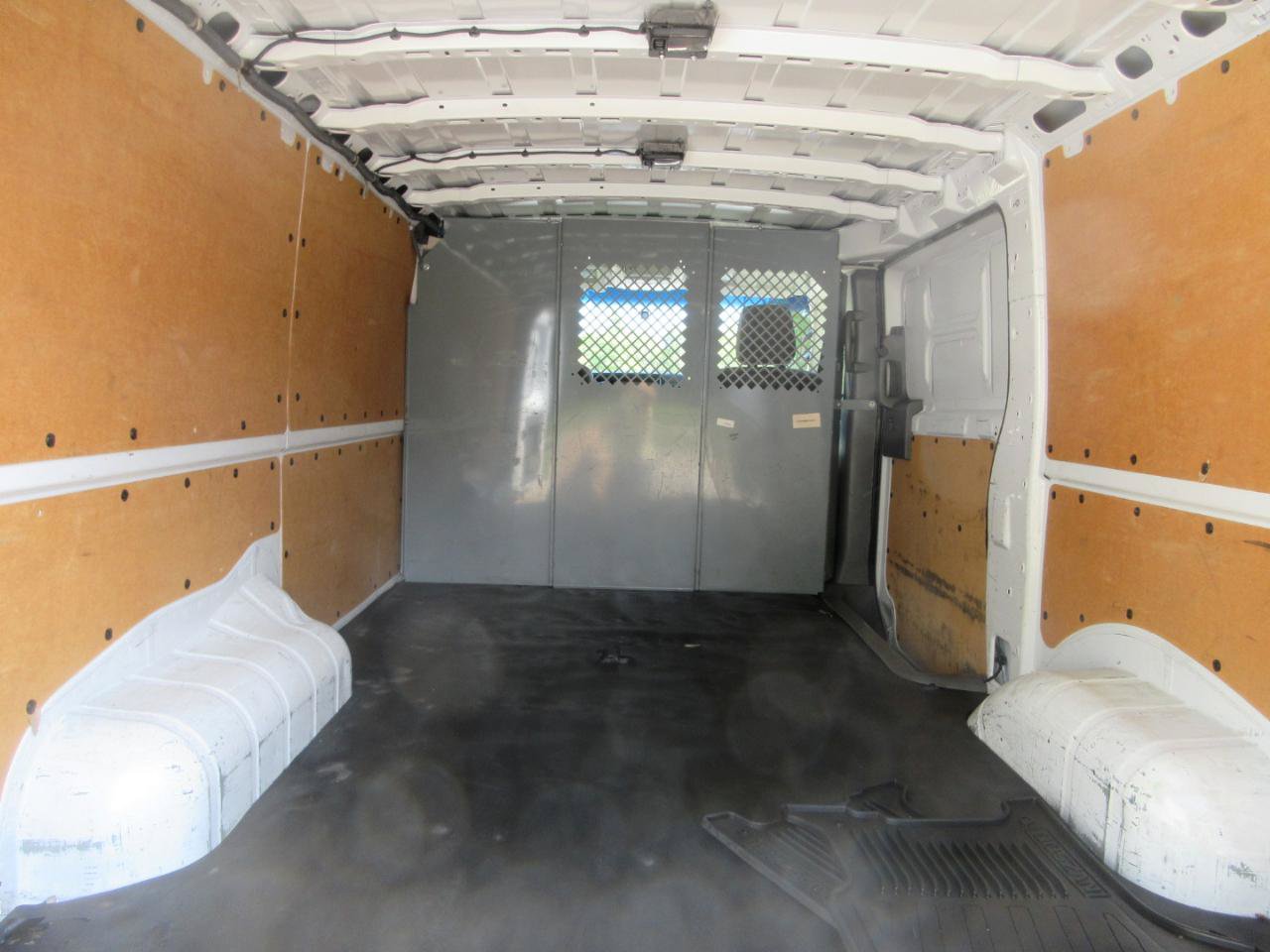 Used 2020 Nissan NV 2500 SV RWD image 17