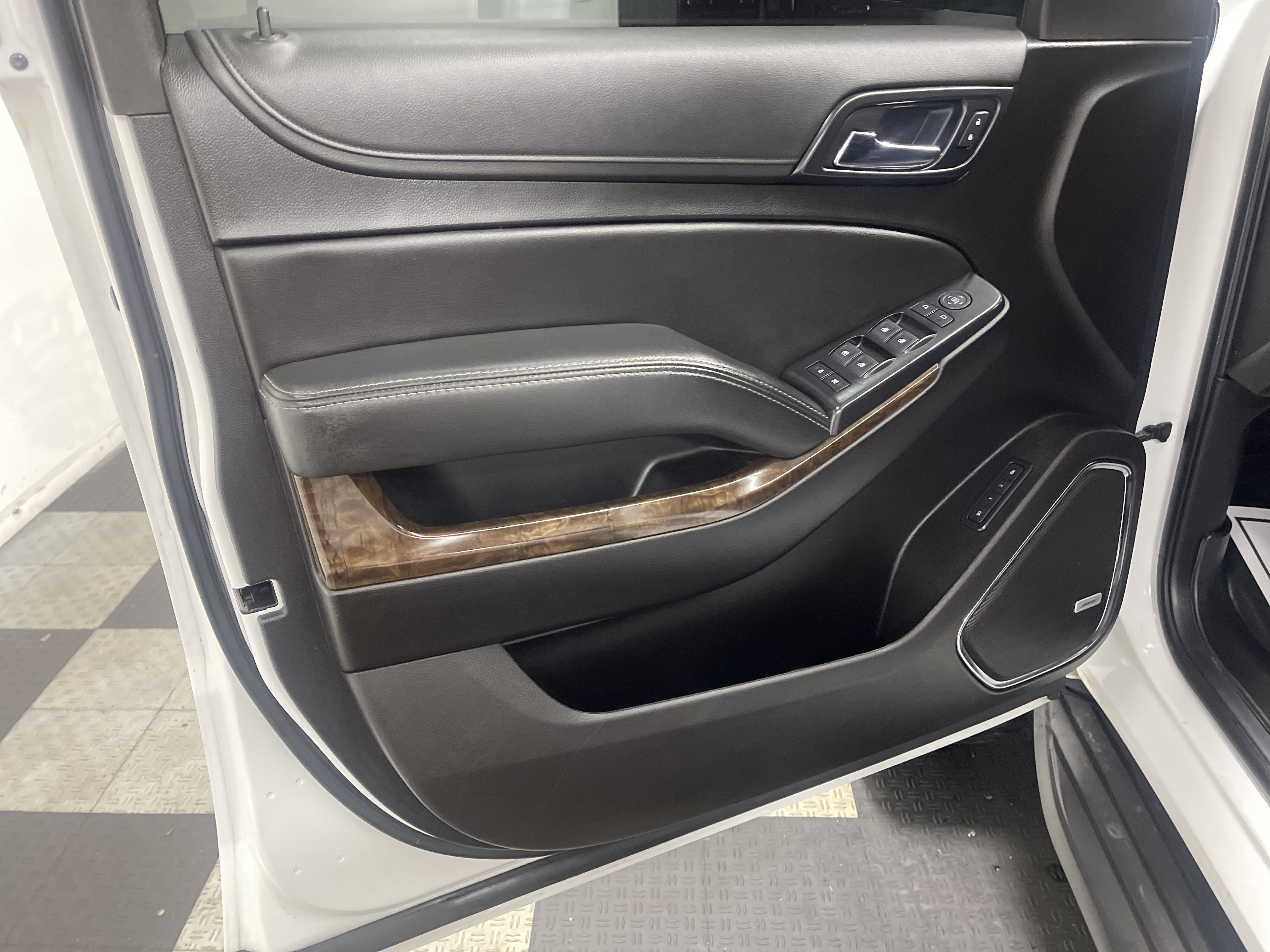 Used 2020 Chevrolet Tahoe LT AWD/4WD image 9