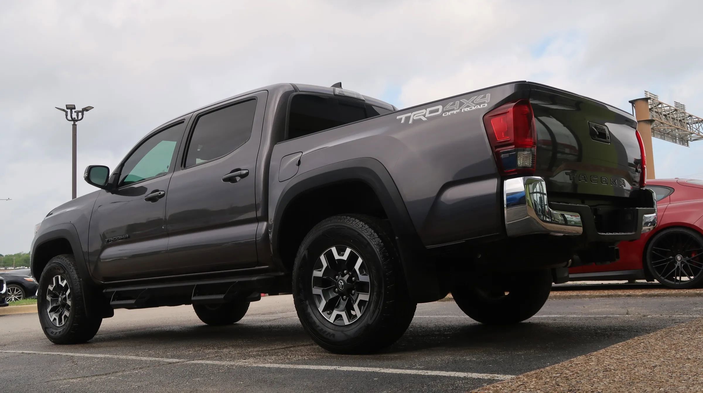 Used 2018 Toyota Tacoma TRD Off-Road AWD/4WD image 13