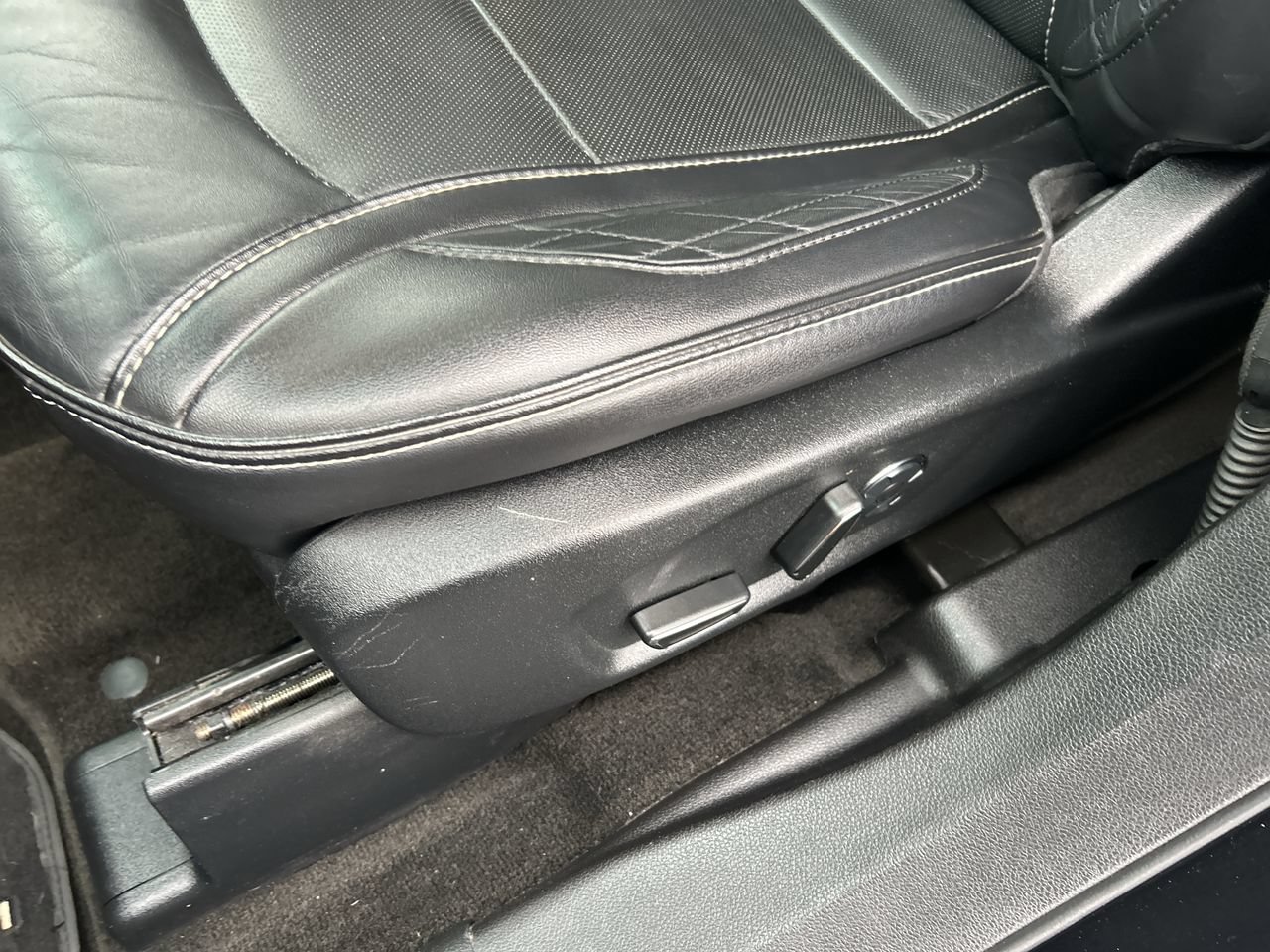Used 2017 Ford Explorer Platinum AWD/4WD image 23