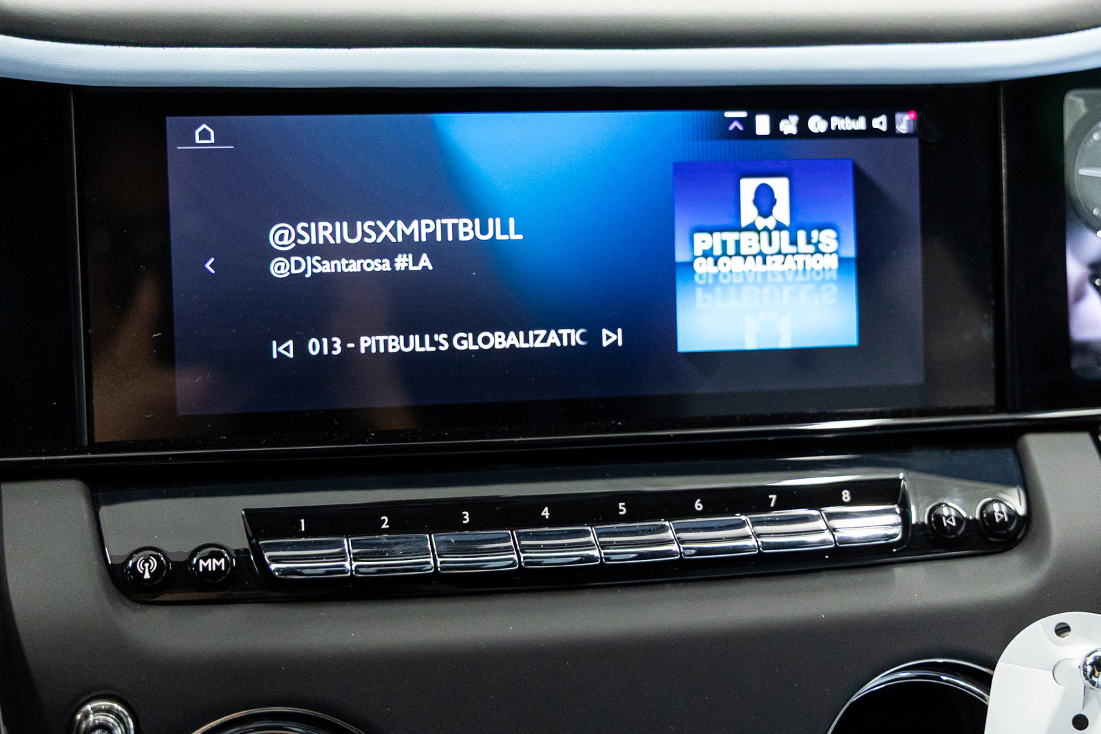 New 2026 Rolls-Royce Cullinan Black Badge image 43