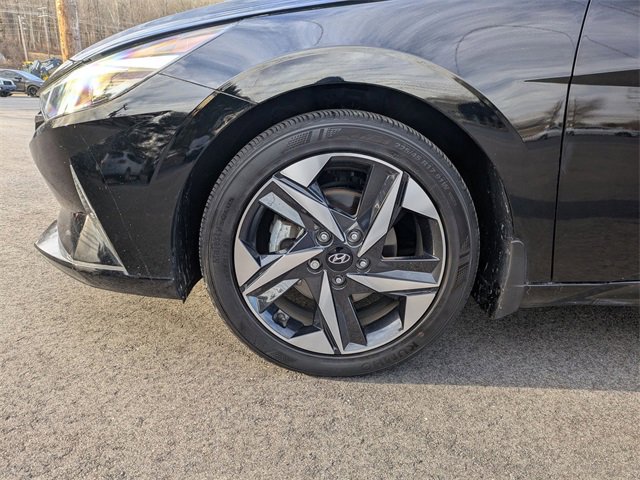Certified 2023 Hyundai Elantra SEL w/ Convenience Package image 9