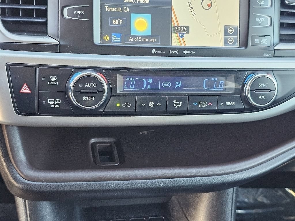 Used 2017 Toyota Highlander XLE FWD image 30