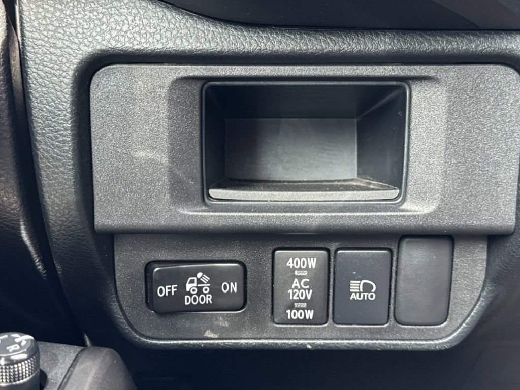 Used 2019 Toyota Tacoma TRD Off-Road w/ Technology Package AWD/4WD image 19