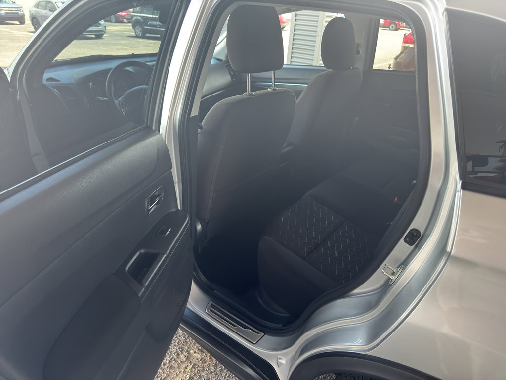 Used 2024 Mitsubishi Outlander Sport LE image 11
