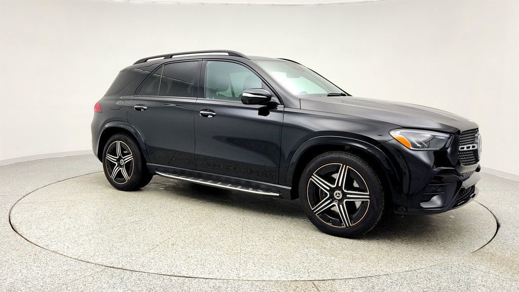 Used 2024 Mercedes-Benz GLE 450 4MATIC w/ AMG Line Exterior image 3