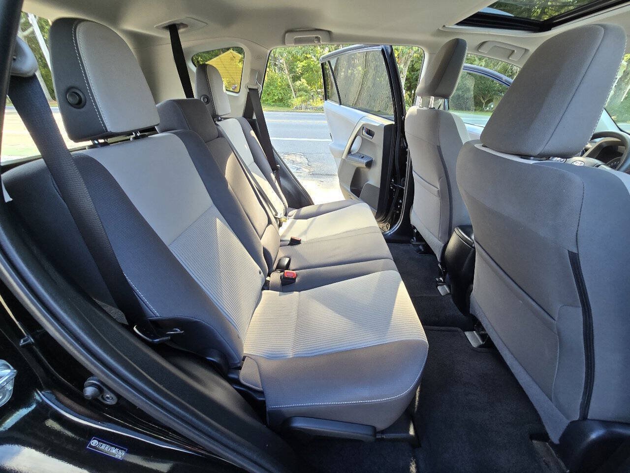 Used 2013 Toyota RAV4 XLE AWD/4WD image 20