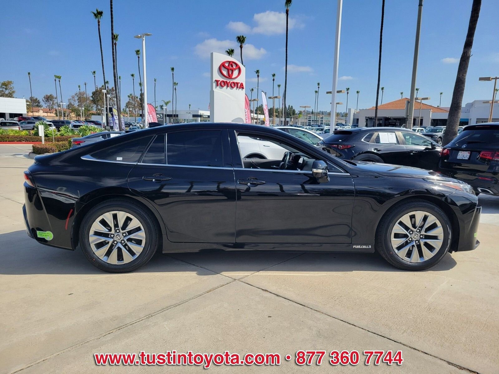 Used 2023 Toyota Mirai w/ Advanced Technology Package RWD image 3