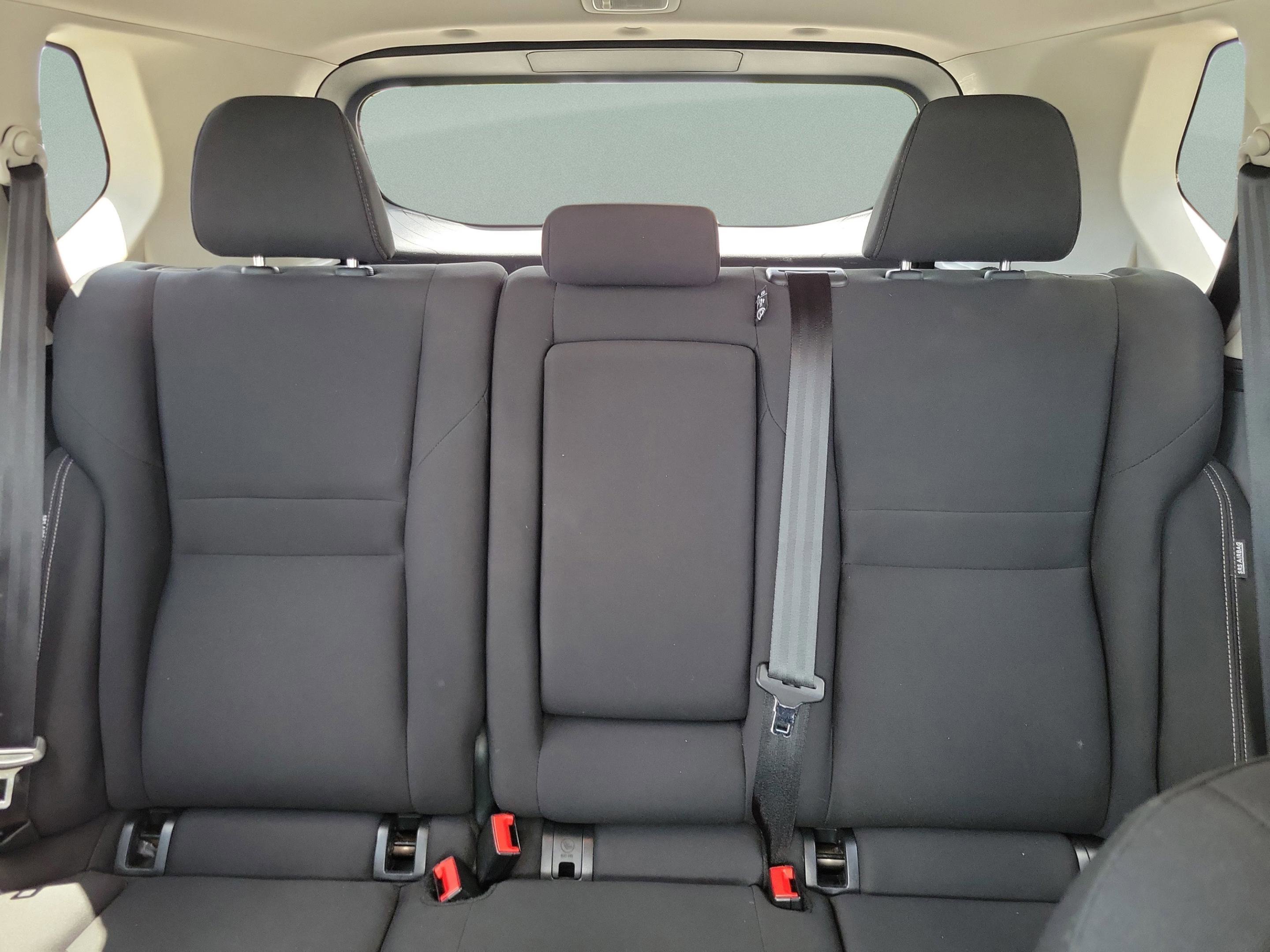 Used 2024 Nissan Rogue S AWD/4WD image 9