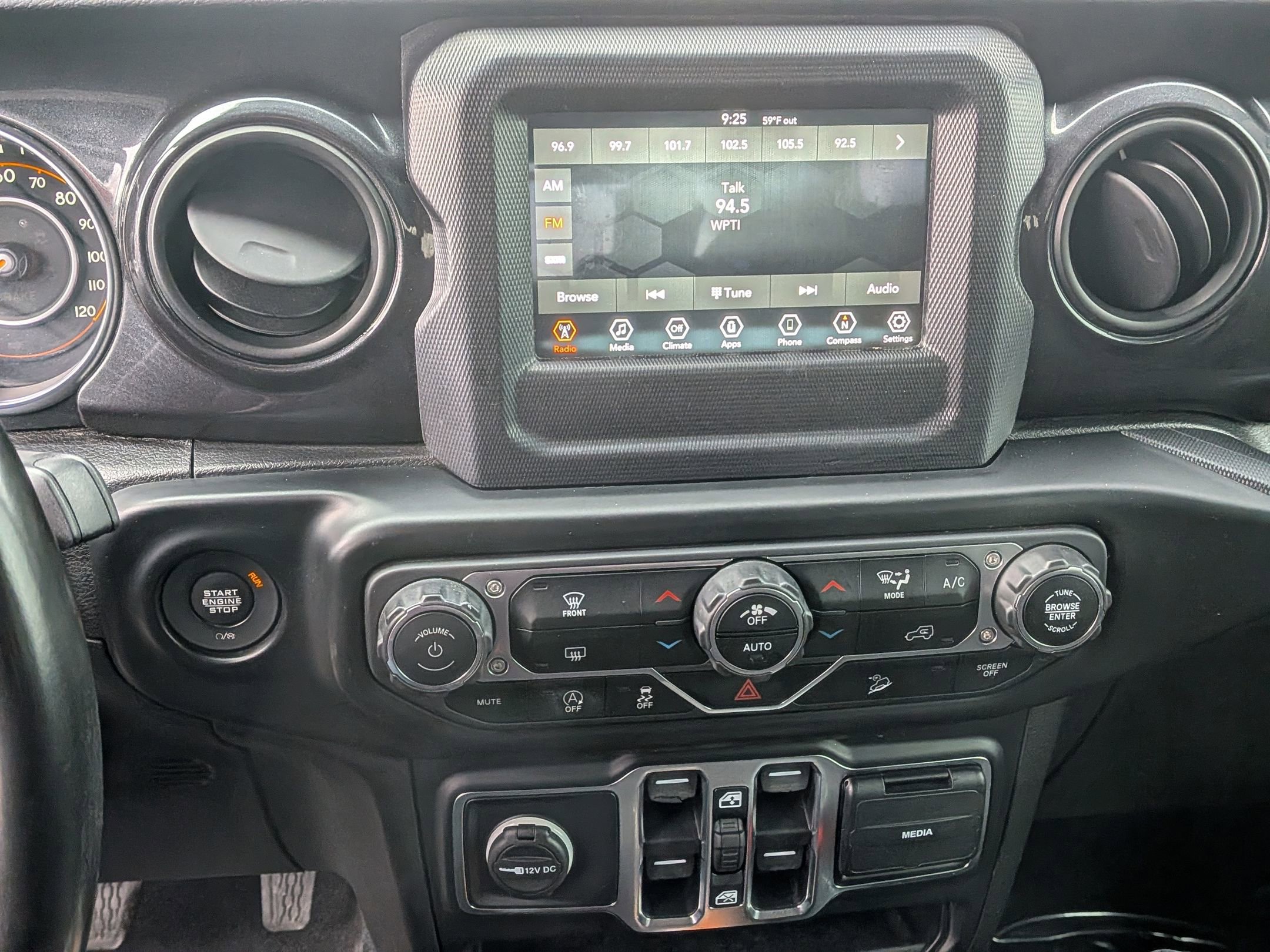 Used 2020 Jeep Wrangler Unlimited Sport image 26