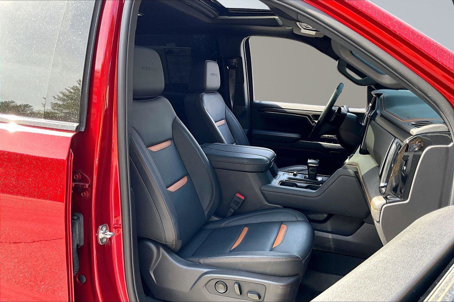 Used 2025 GMC Sierra 1500 AT4 w/ AT4 Premium Package image 8