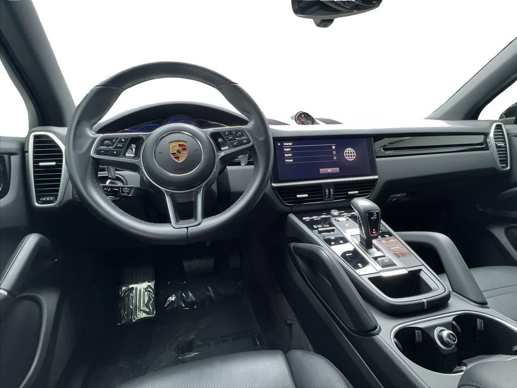 Used 2023 Porsche Cayenne image 18