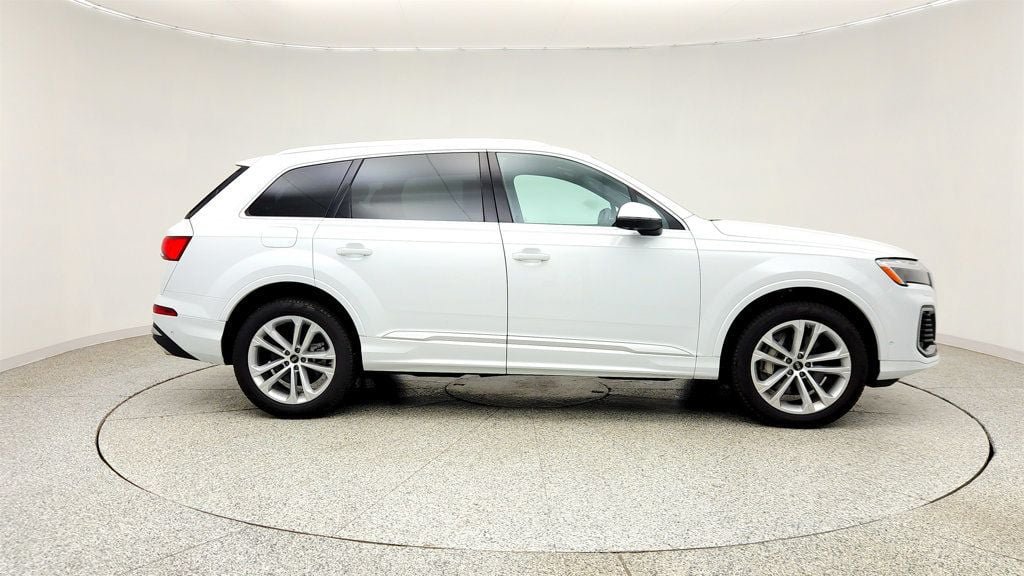 Used 2025 Audi Q7 3.0T Premium Plus AWD/4WD image 4
