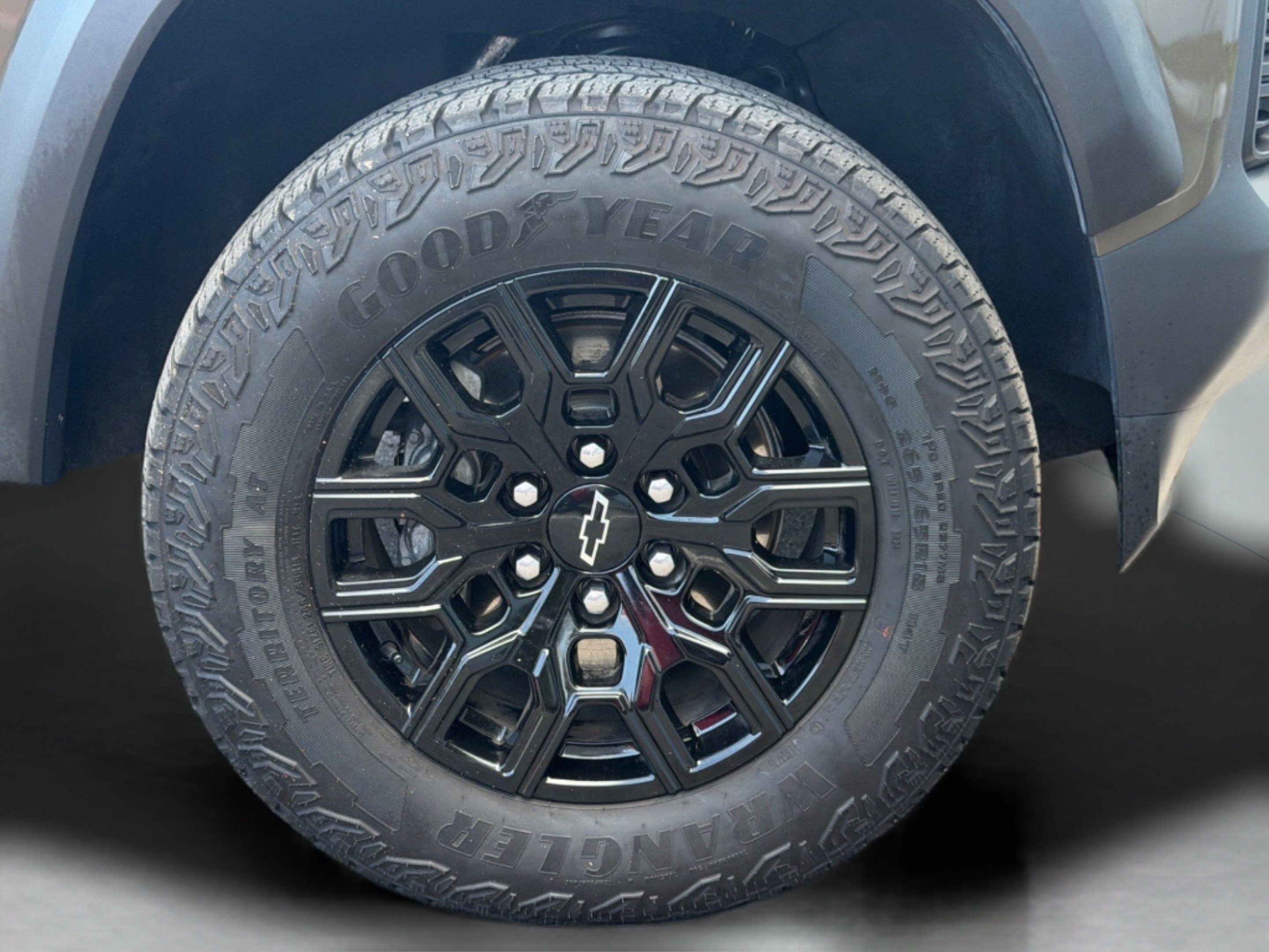 Used 2025 Chevrolet Colorado Trail Boss AWD/4WD image 46