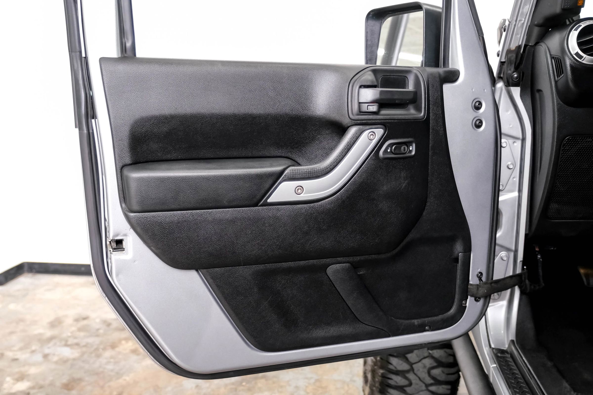 Used 2013 Jeep Wrangler Unlimited Sahara w/ Connectivity Group image 37