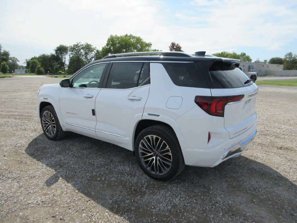 New 2027 GMC Terrain Denali w/ LPO, Black Badging Package AWD/4WD image 5