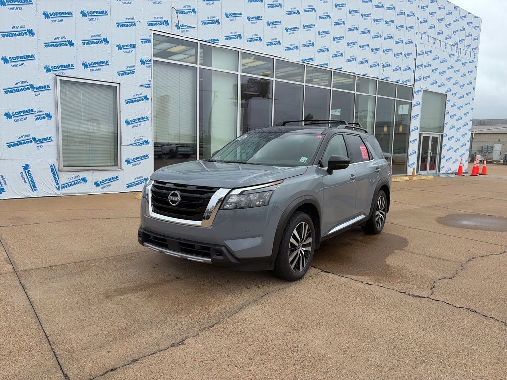 Used 2025 Nissan Pathfinder Platinum w/ Cargo Package image 1