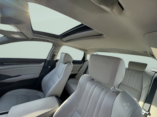 Used 2018 Honda Accord Touring image 13