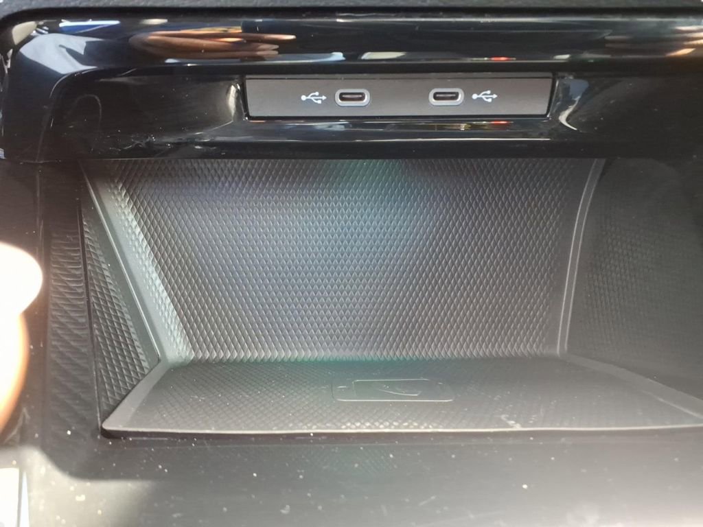 Used 2024 Volkswagen Golf R image 23