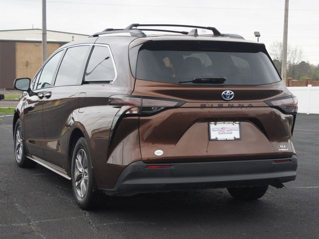 Used 2023 Toyota Sienna XLE image 15