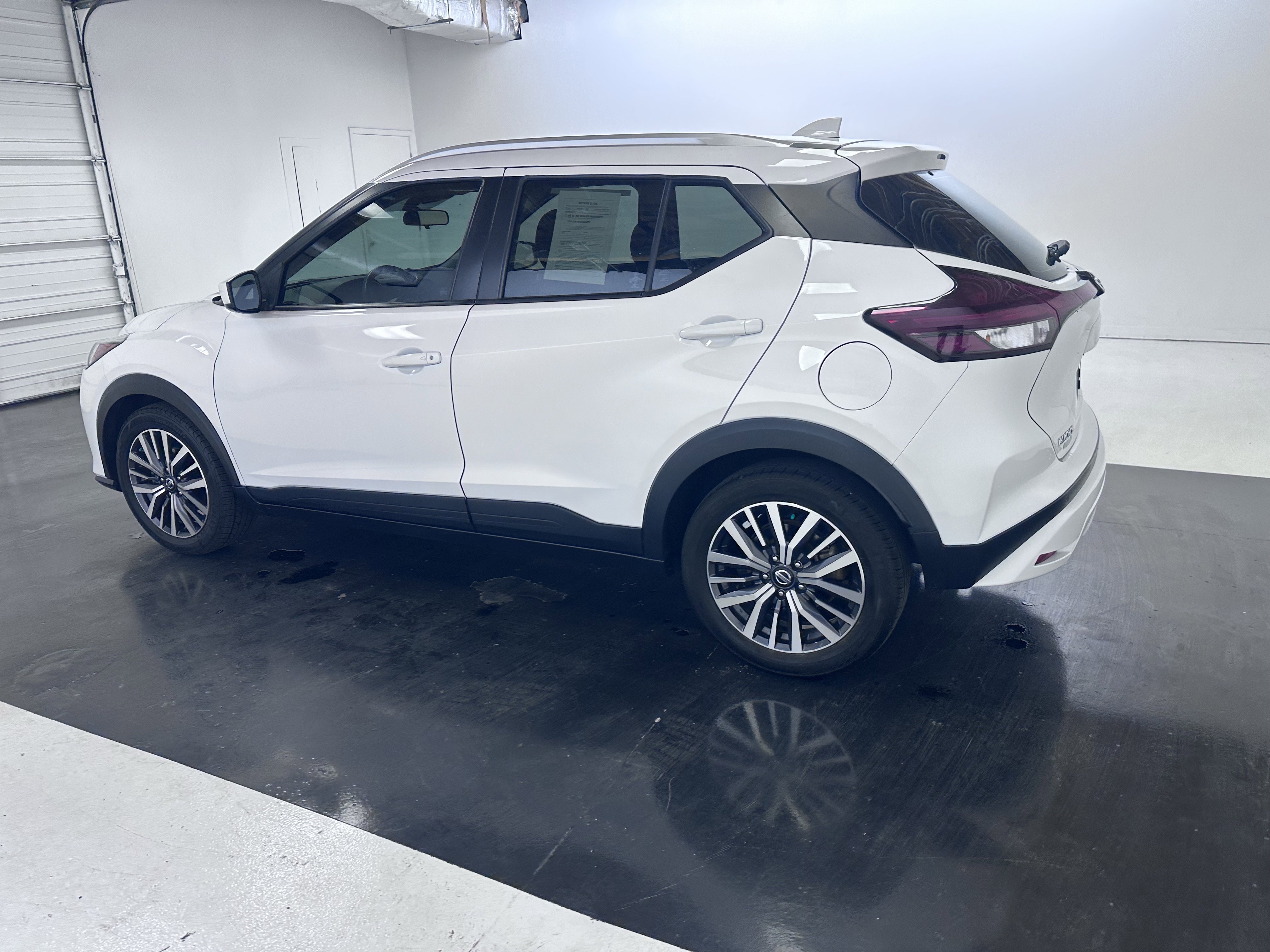 Used 2021 Nissan Kicks SV image 12