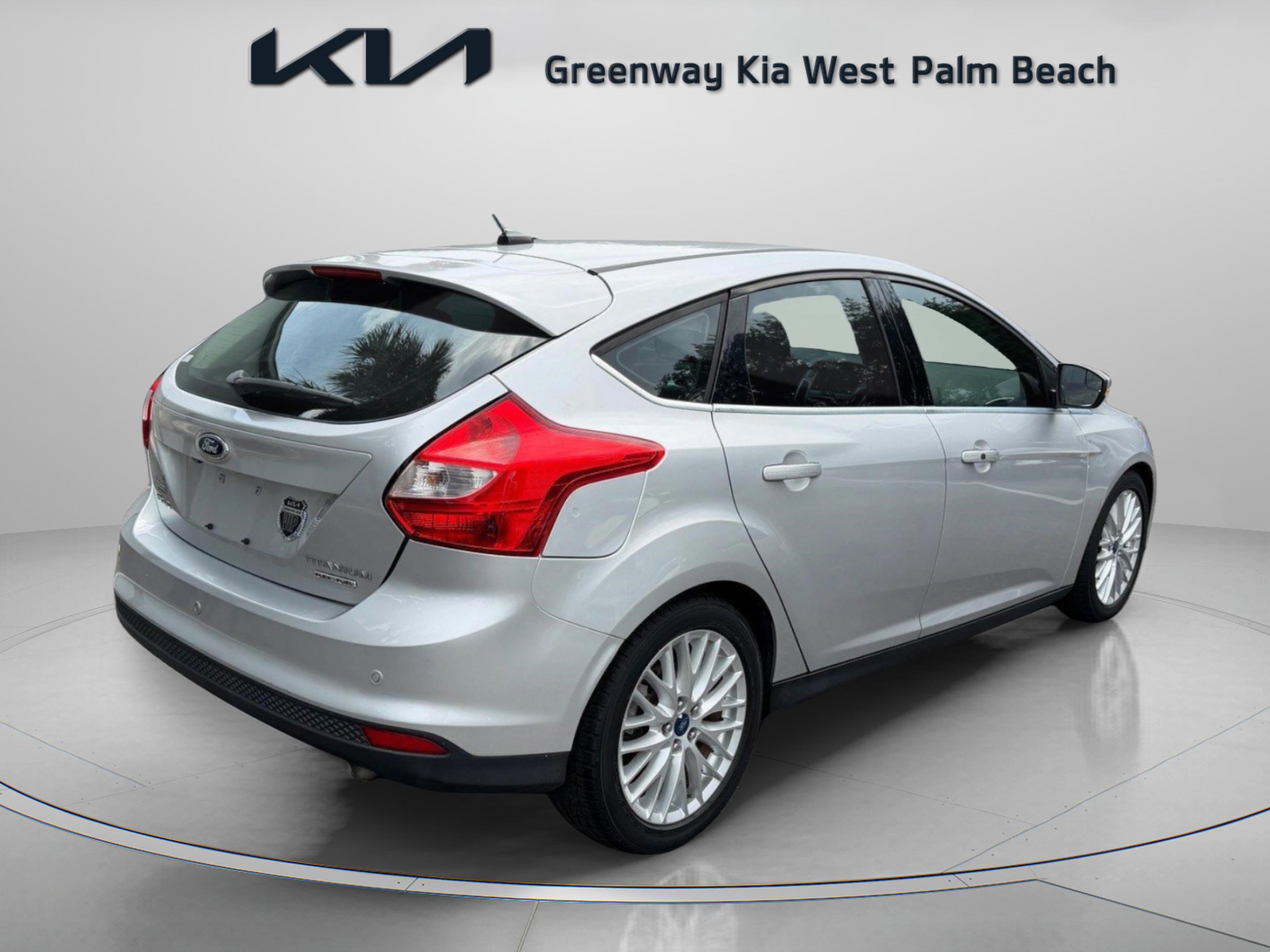 Used 2014 Ford Focus Titanium FWD image 7