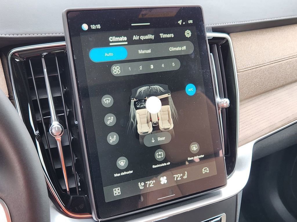 New 2026 Volvo XC90 B6 Plus w/ Protection Package Premier image 15