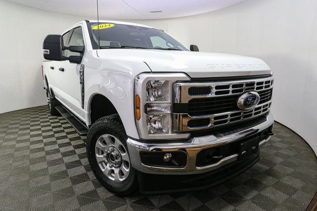 Used 2024 Ford F350 XLT image 3