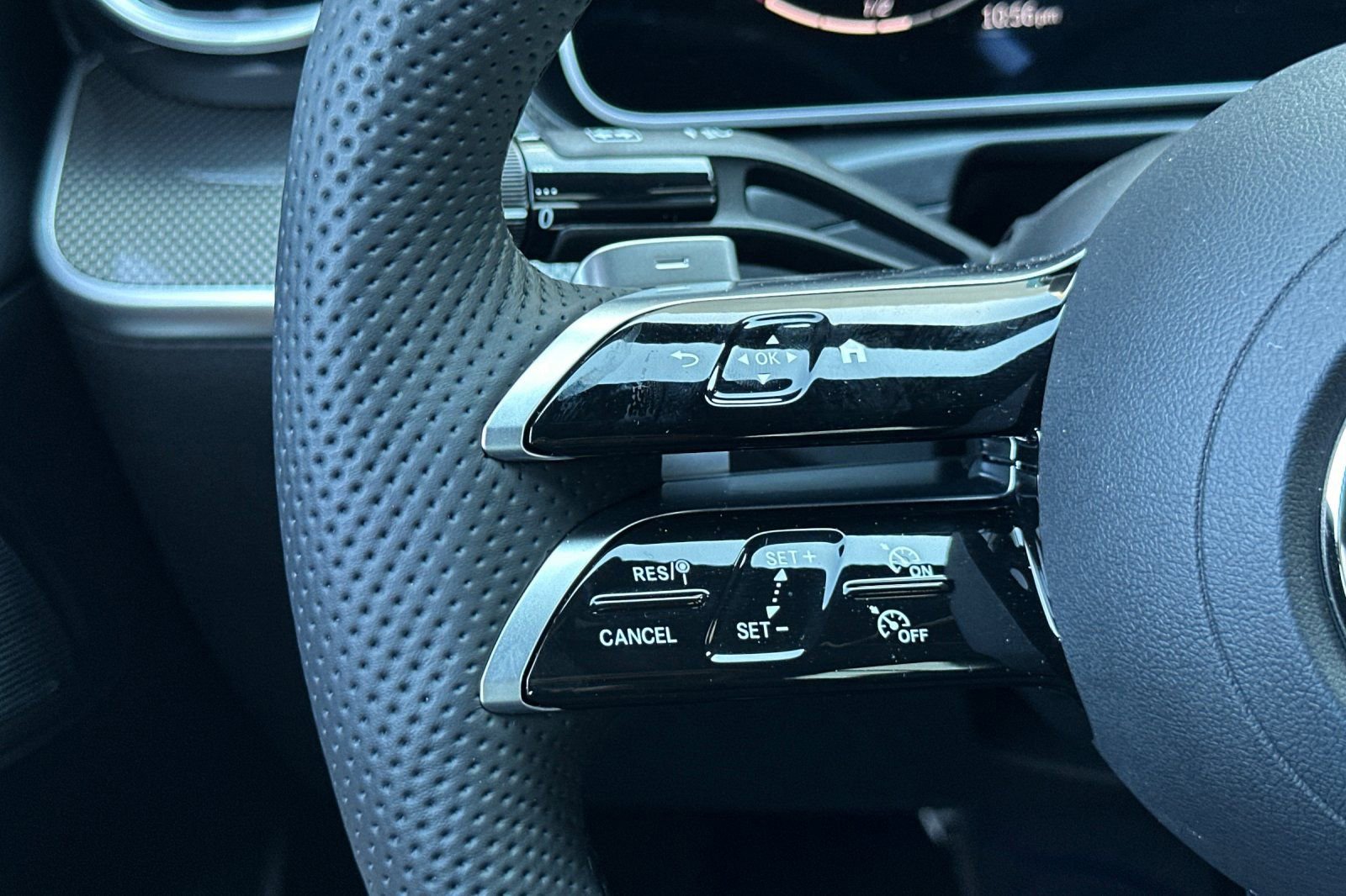 New 2025 Mercedes-Benz C 300 4MATIC Sedan image 24