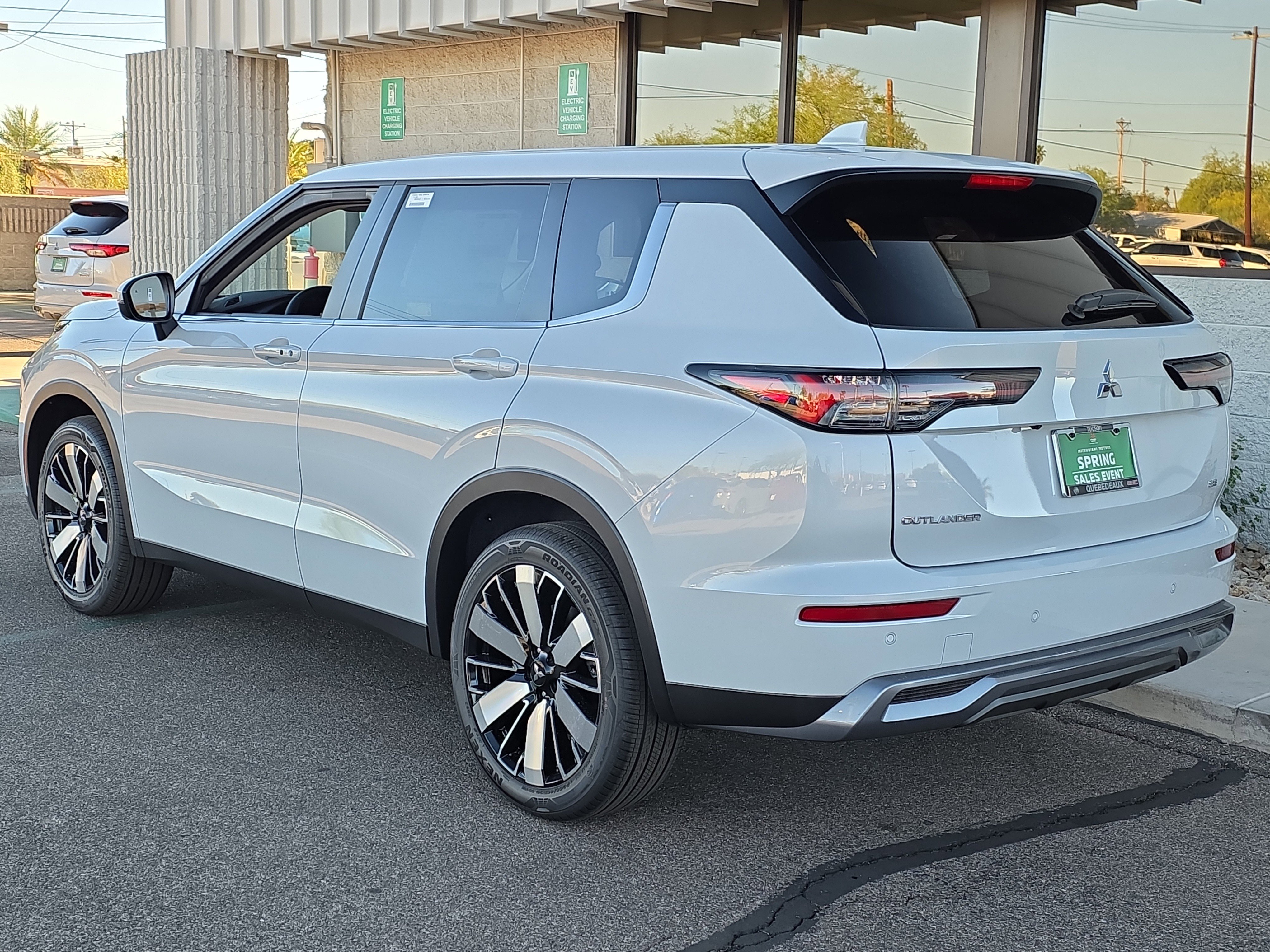 New 2026 Mitsubishi Outlander SE image 5