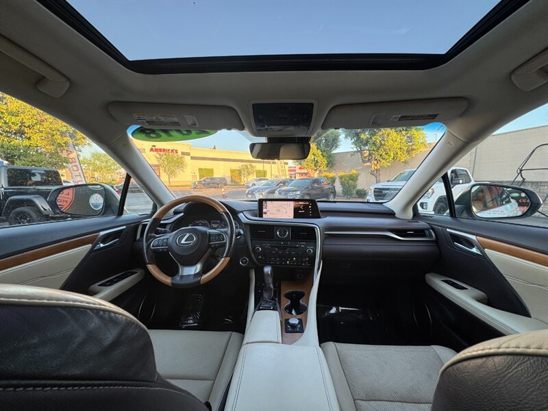 Used 2018 Lexus RX 450h AWD w/ Premium Package image 31