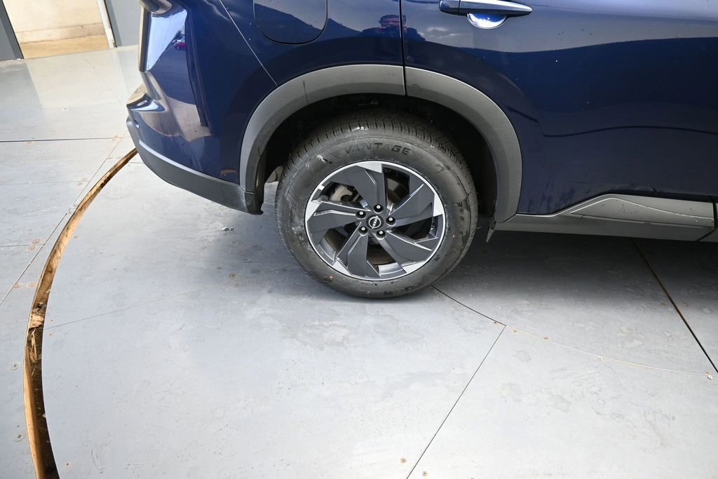 Used 2025 Nissan Rogue SV FWD image 21