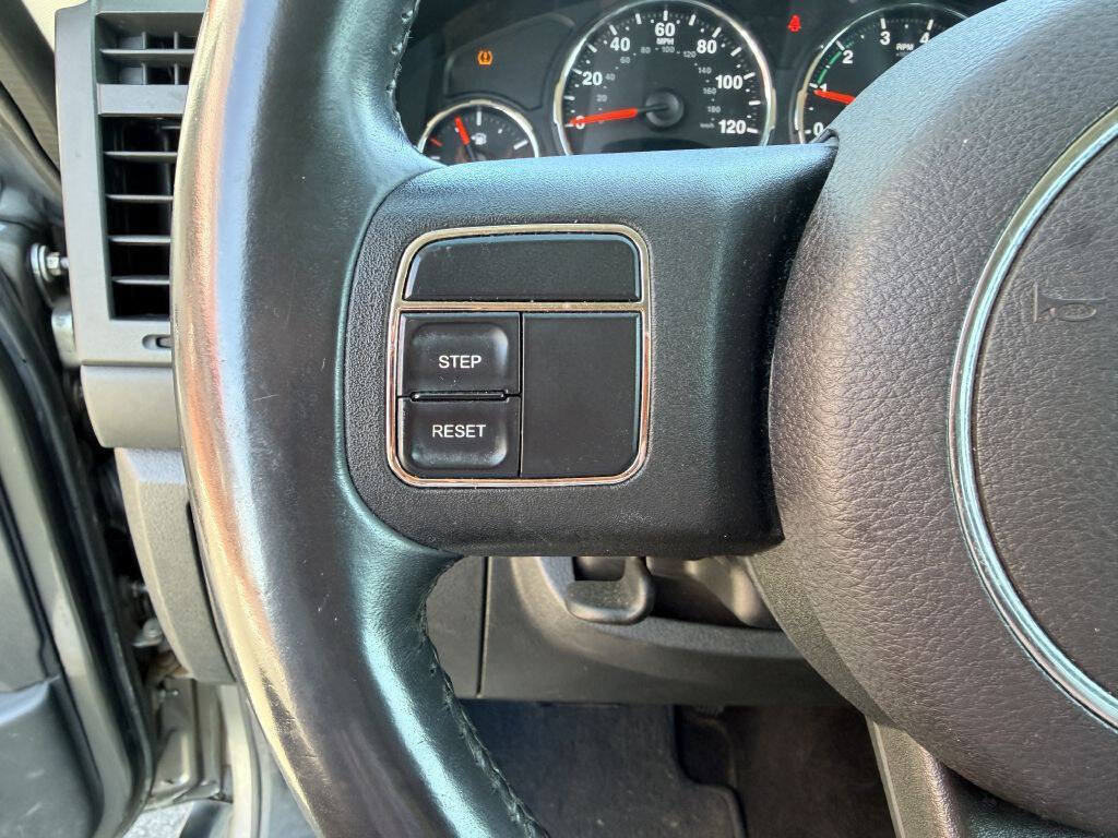 Used 2012 Jeep Liberty Sport w/ Popular Equipment Group AWD/4WD image 14
