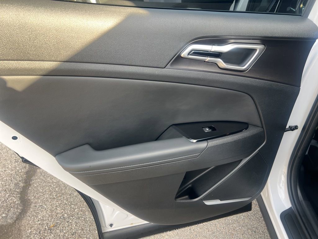 Certified 2025 Kia Sportage EX image 10