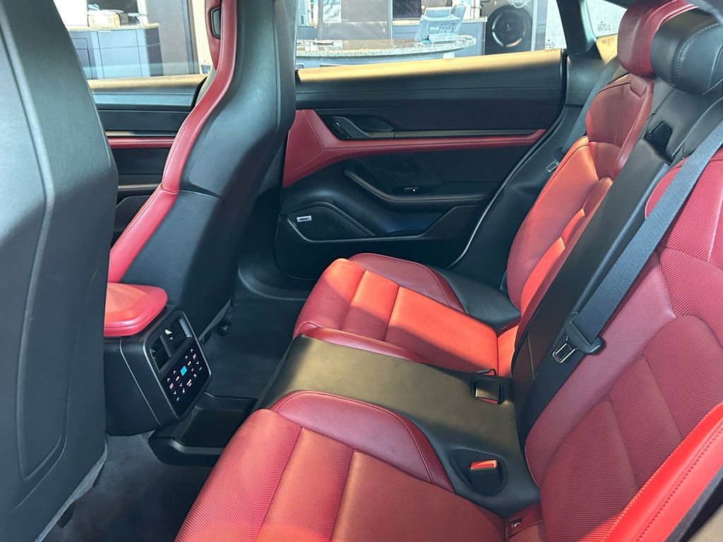 Used 2020 Porsche Taycan 4S image 28