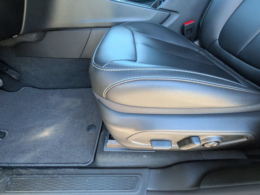 New 2026 Jeep Grand Cherokee Limited w/ Limited Altitude Package RWD image 16