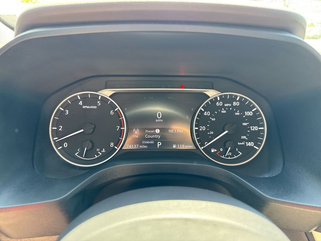 Used 2021 Nissan Rogue S FWD image 12