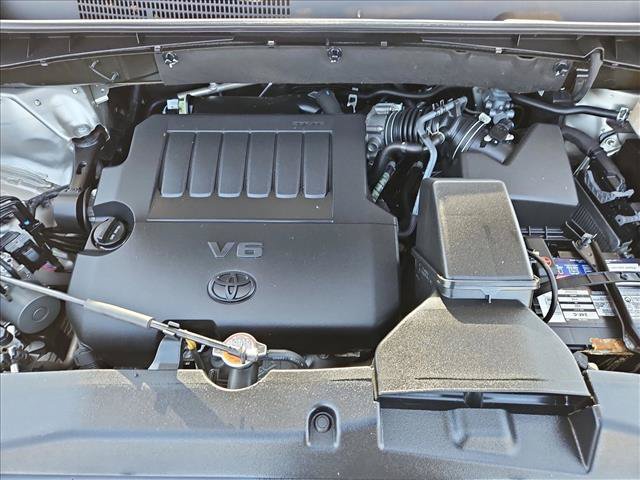 Used 2016 Toyota Highlander Limited w/ Driver Technology Package AWD/4WD image 29