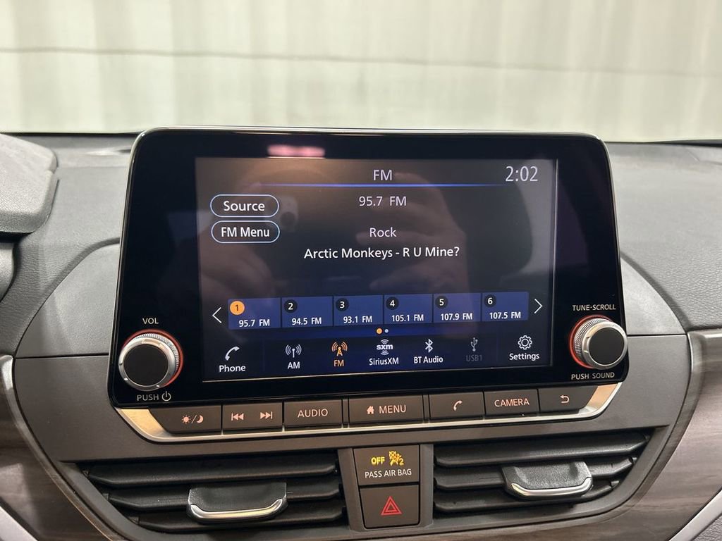 Used 2023 Nissan Altima 2.5 SV image 14