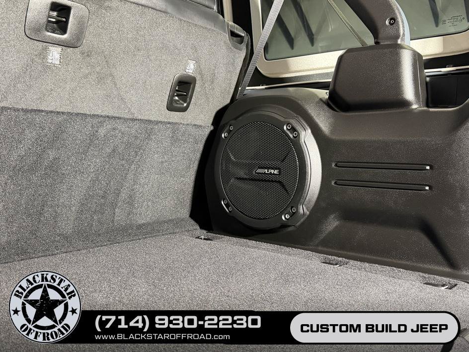 Used 2025 Jeep Wrangler Unlimited Rubicon w/ Safety Group AWD/4WD image 27