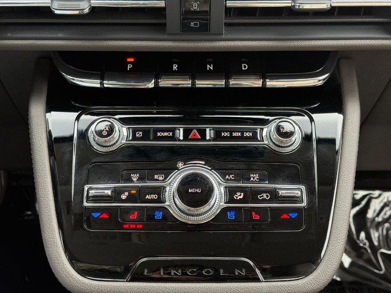 Certified 2022 Lincoln Corsair AWD w/ Equipment Group 101A image 16