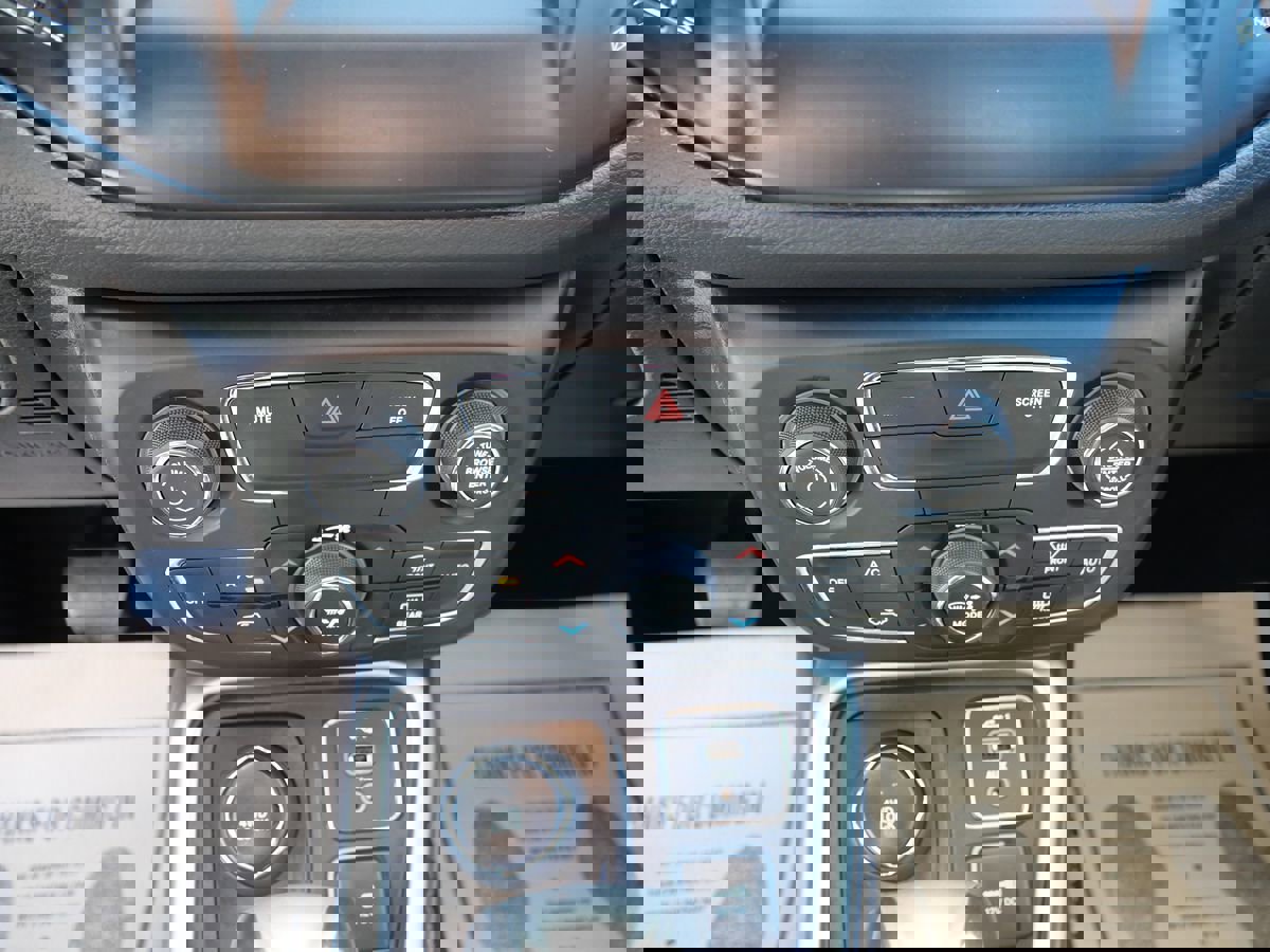 Used 2020 Jeep Compass Latitude image 18