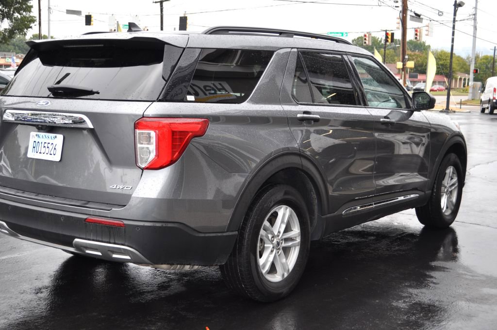 Used 2024 Ford Explorer XLT w/ Equipment Group 202A image 25