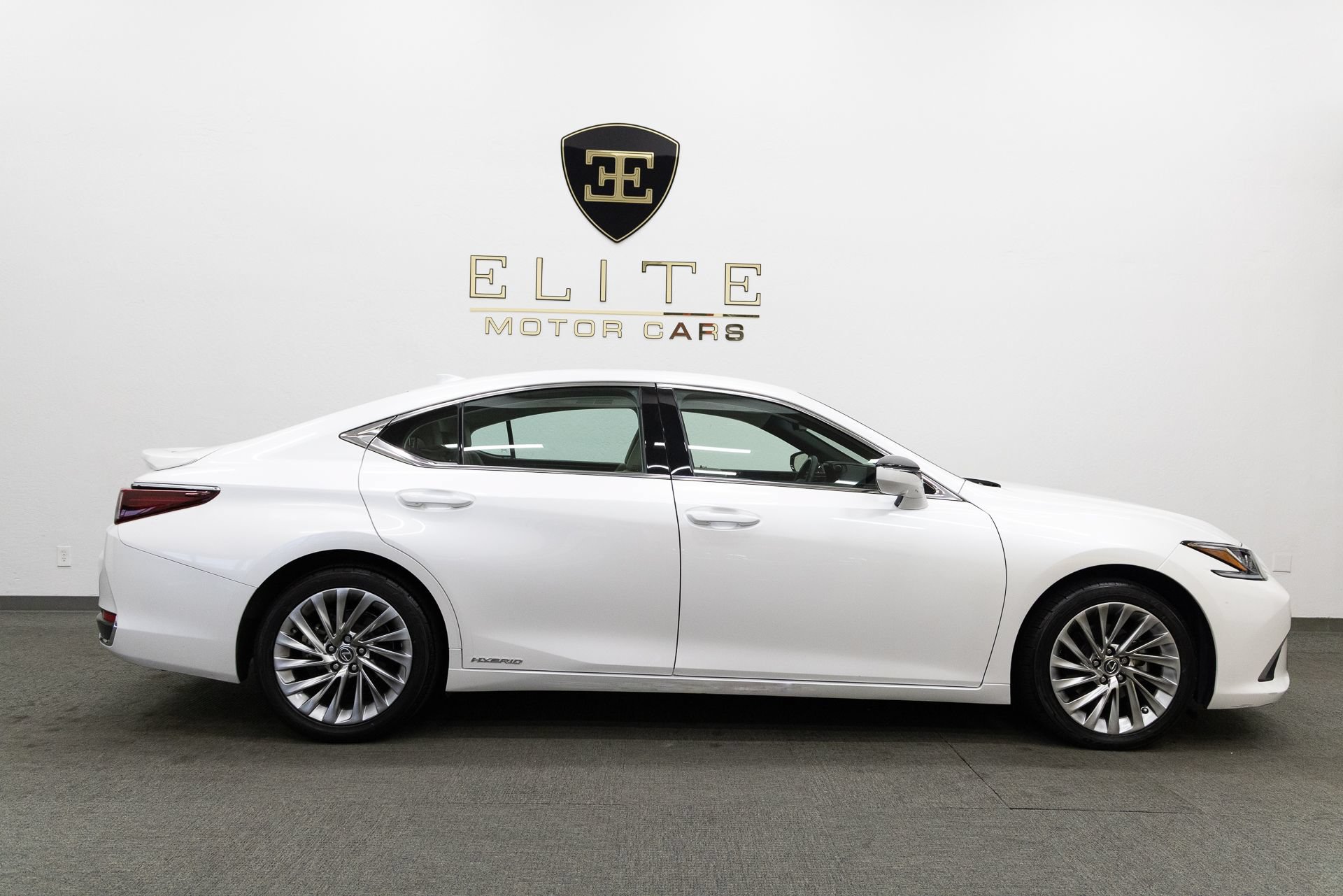 Used 2019 Lexus ES 300h FWD image 10