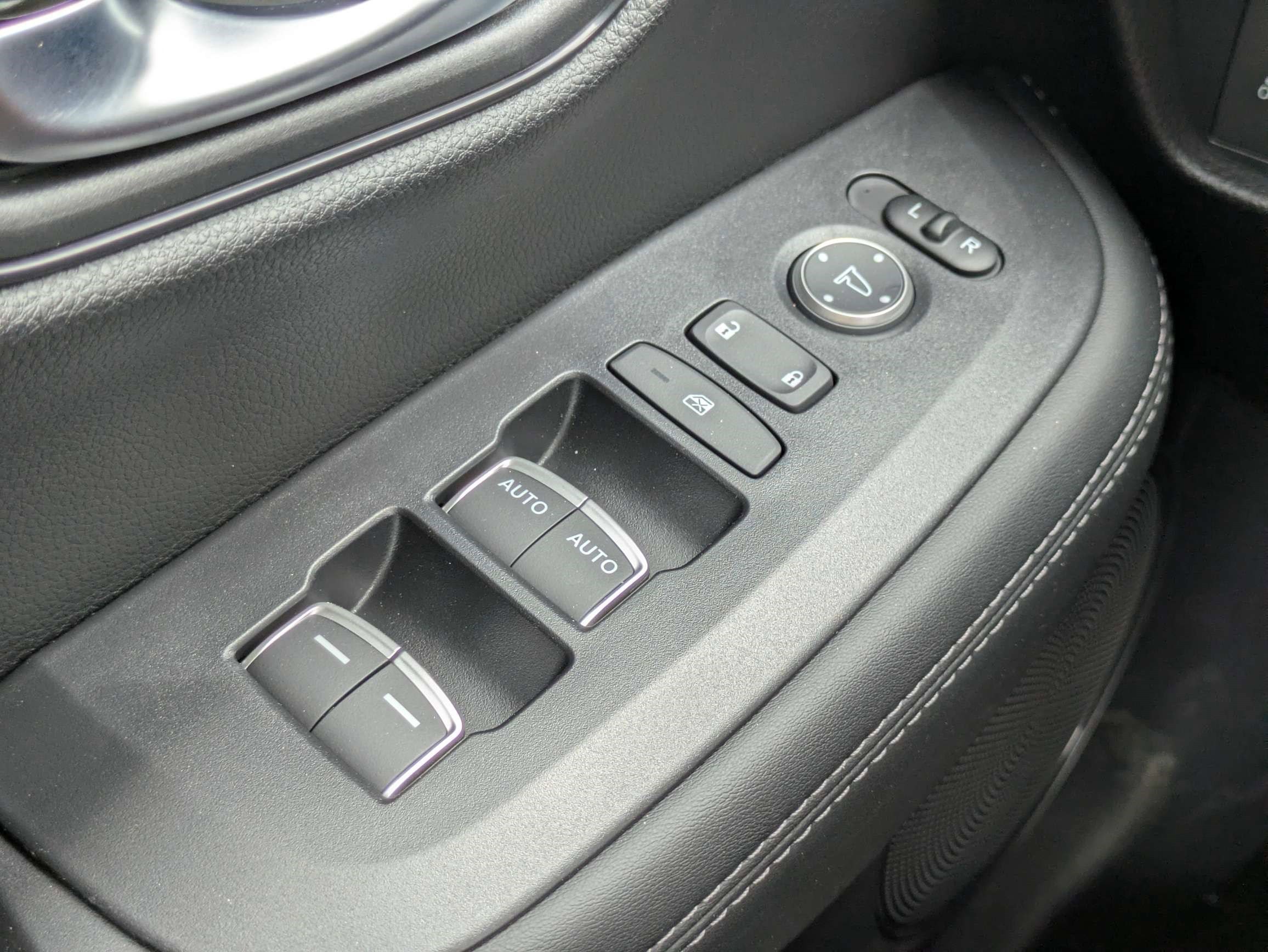 New 2026 Honda HR-V EX-L image 30