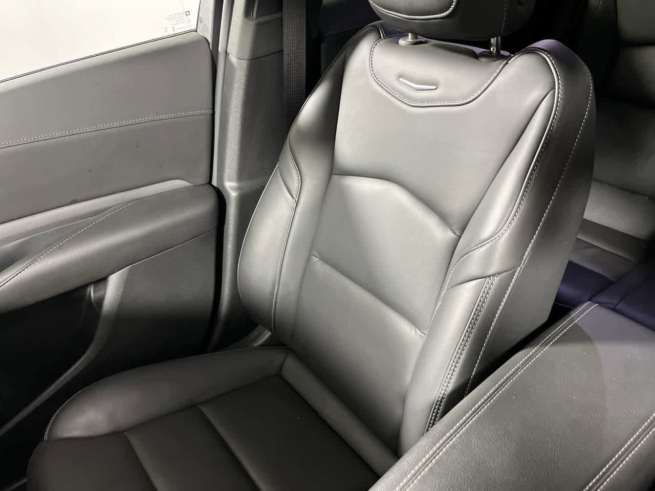 Used 2025 Cadillac XT4 Premium Luxury image 25