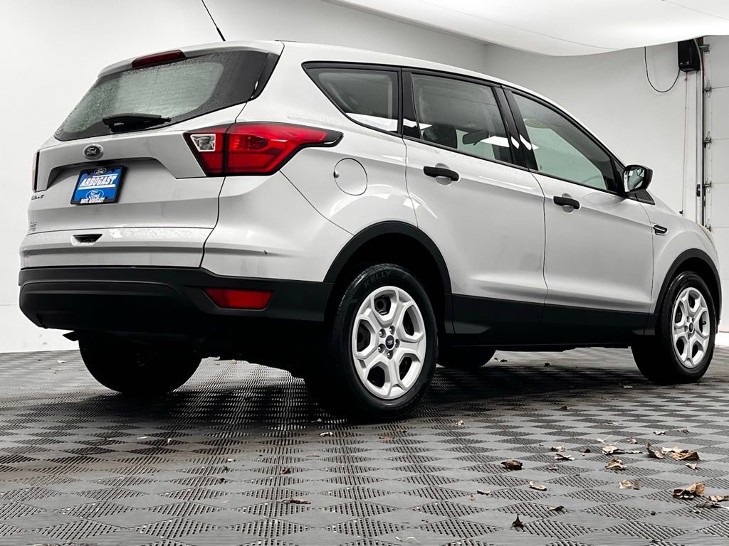 Used 2019 Ford Escape S image 9